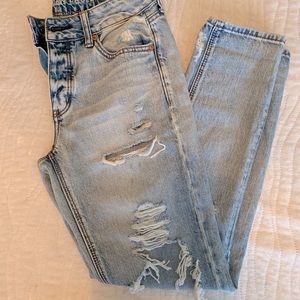 American Eagle Tom girl distressed jeans light wash size 4